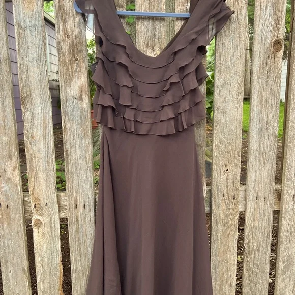Max & Cleo brown sleeveless silk dress with ruffled bodice in Size 10, lined - Picture 3 of 11